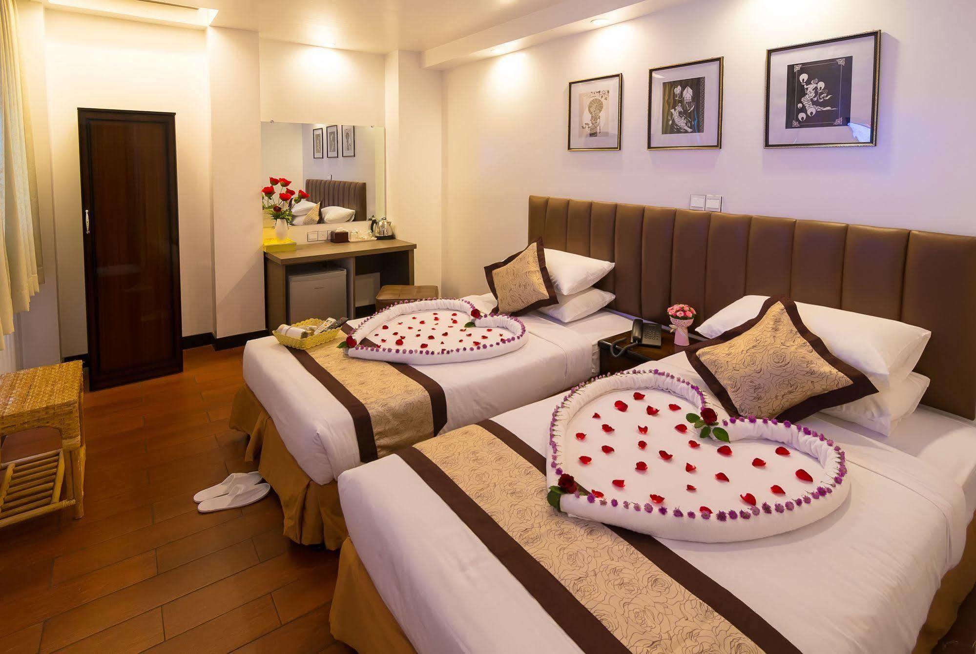 High Five Hotel Yangon Ngoại thất bức ảnh